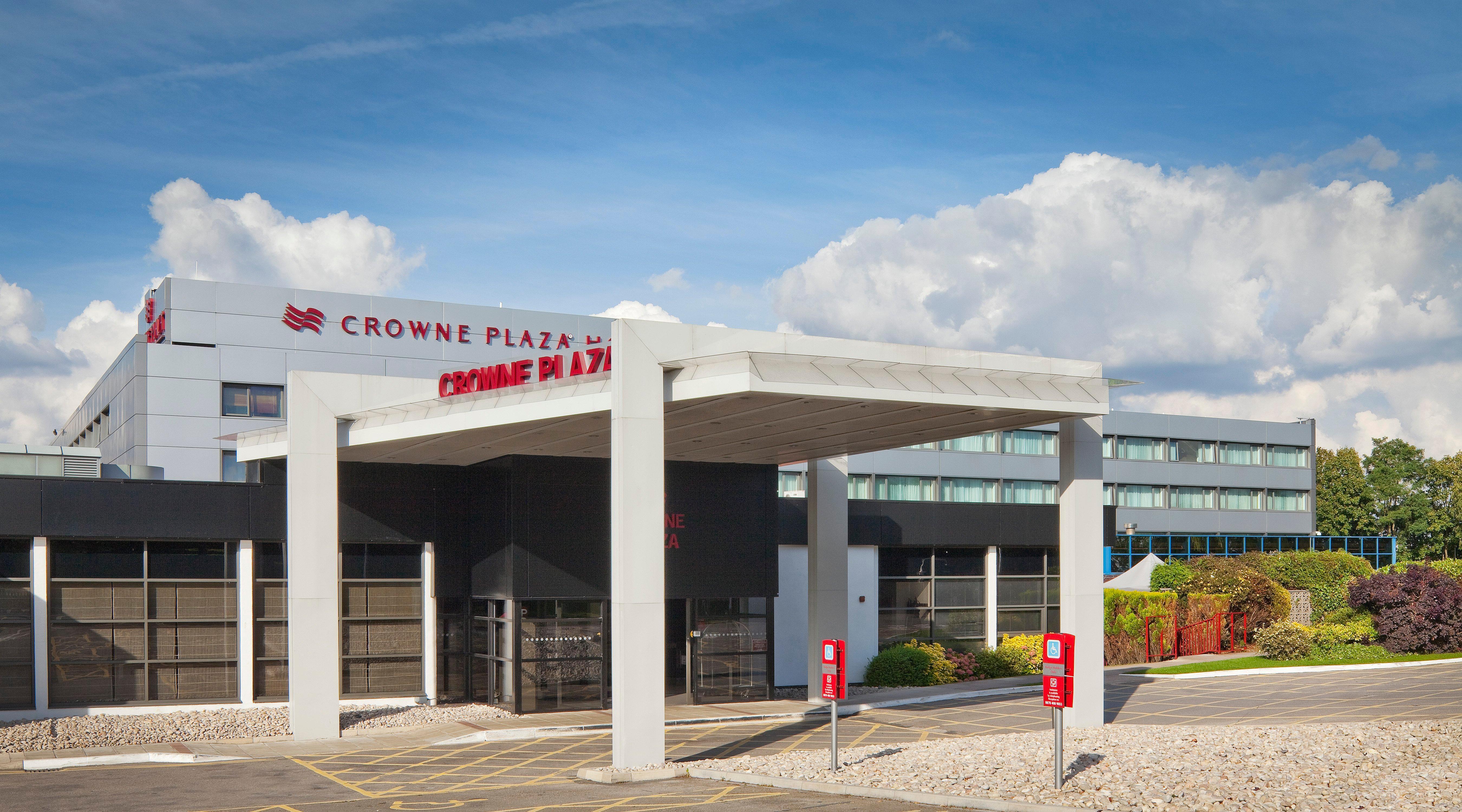 Crowne Plaza Manchester Airport, An Ihg Hotel Хейл Екстериор снимка